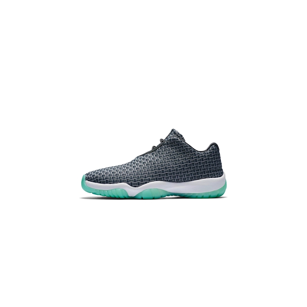 jordan future low wolf grey emerald rise