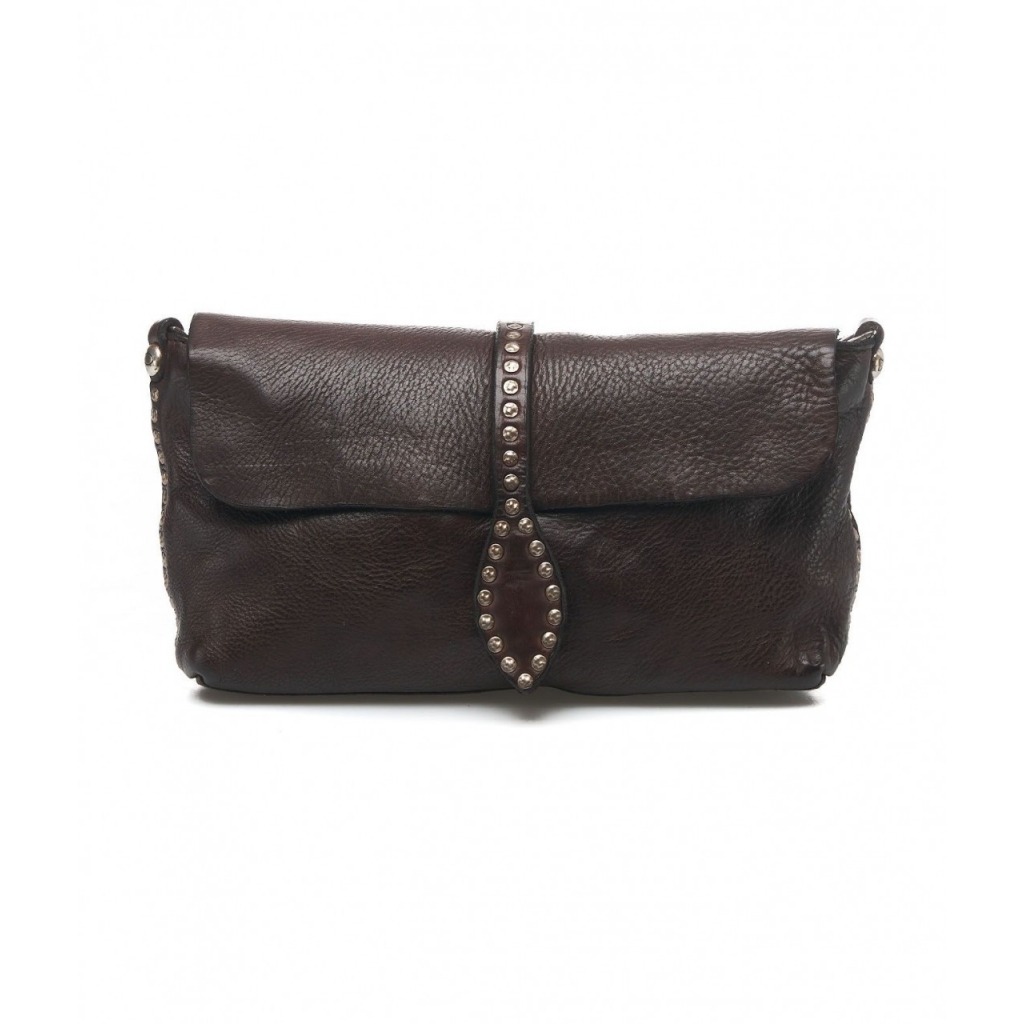 Pochette in pelle martellata marrone scuro