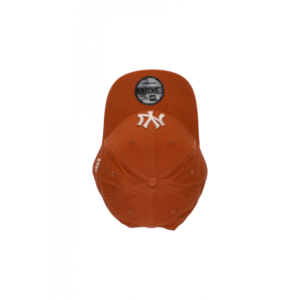 cappellino visiera curva uomo mlb league essential 940 neyyan EARTH BROWN/STONE