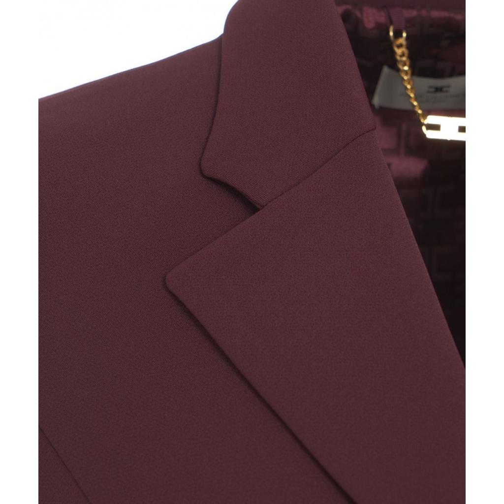 Giacca cropped in crpe stretch con catena bordeaux