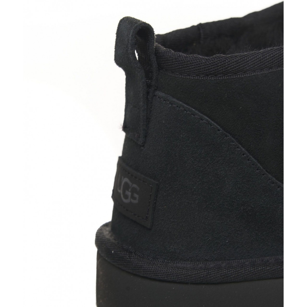 Boots Classic Ultra Mini nero