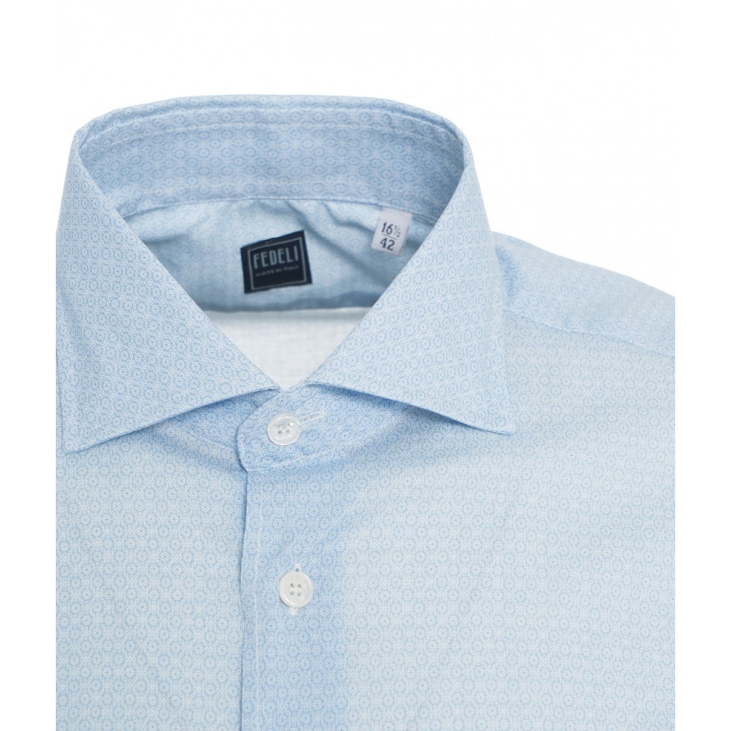 Camicia in cotone fine con motivo floreale azzurro