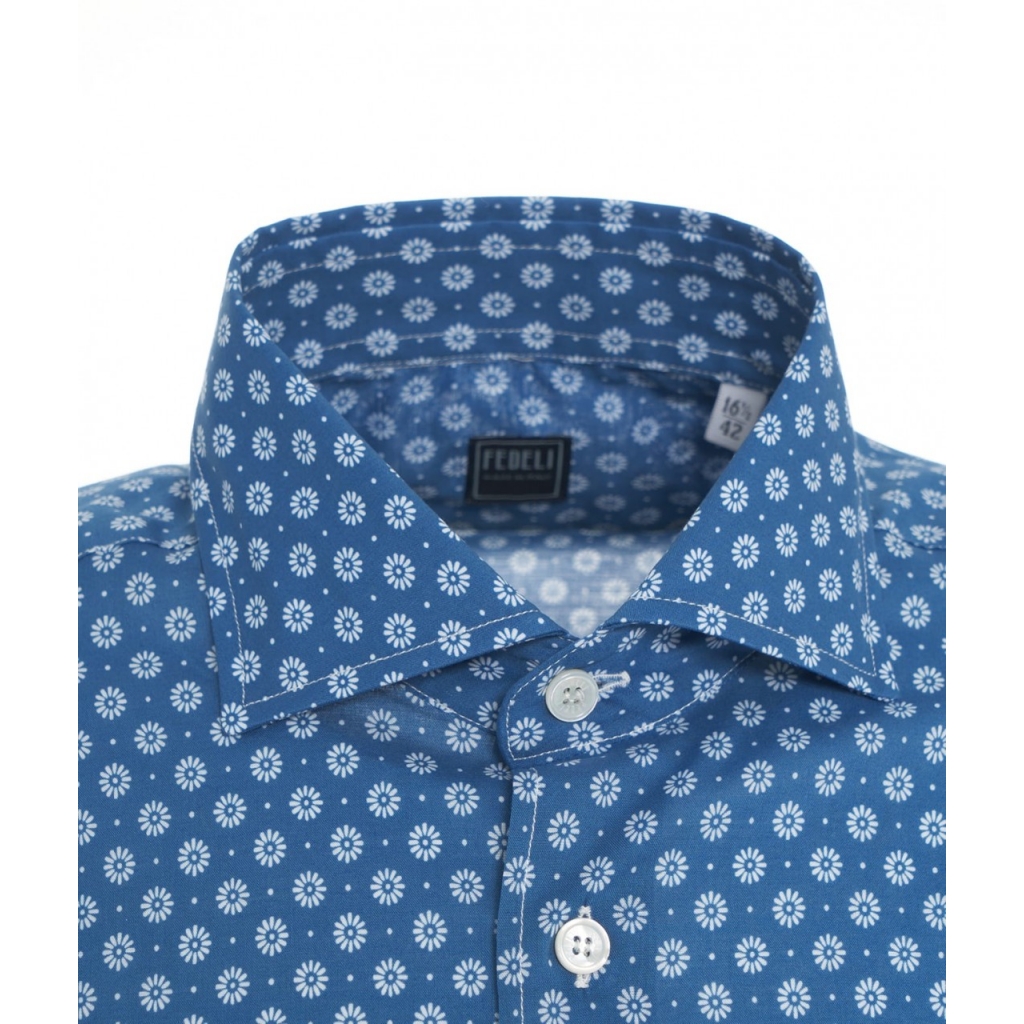 Camicia in cotone fine con motivo floreale blu