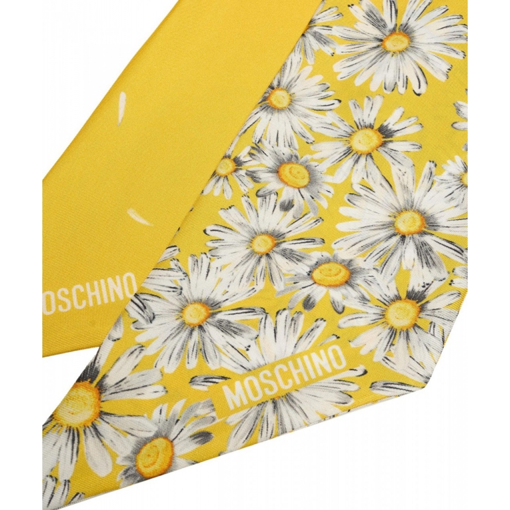 Foulard di seta con motivo giallo