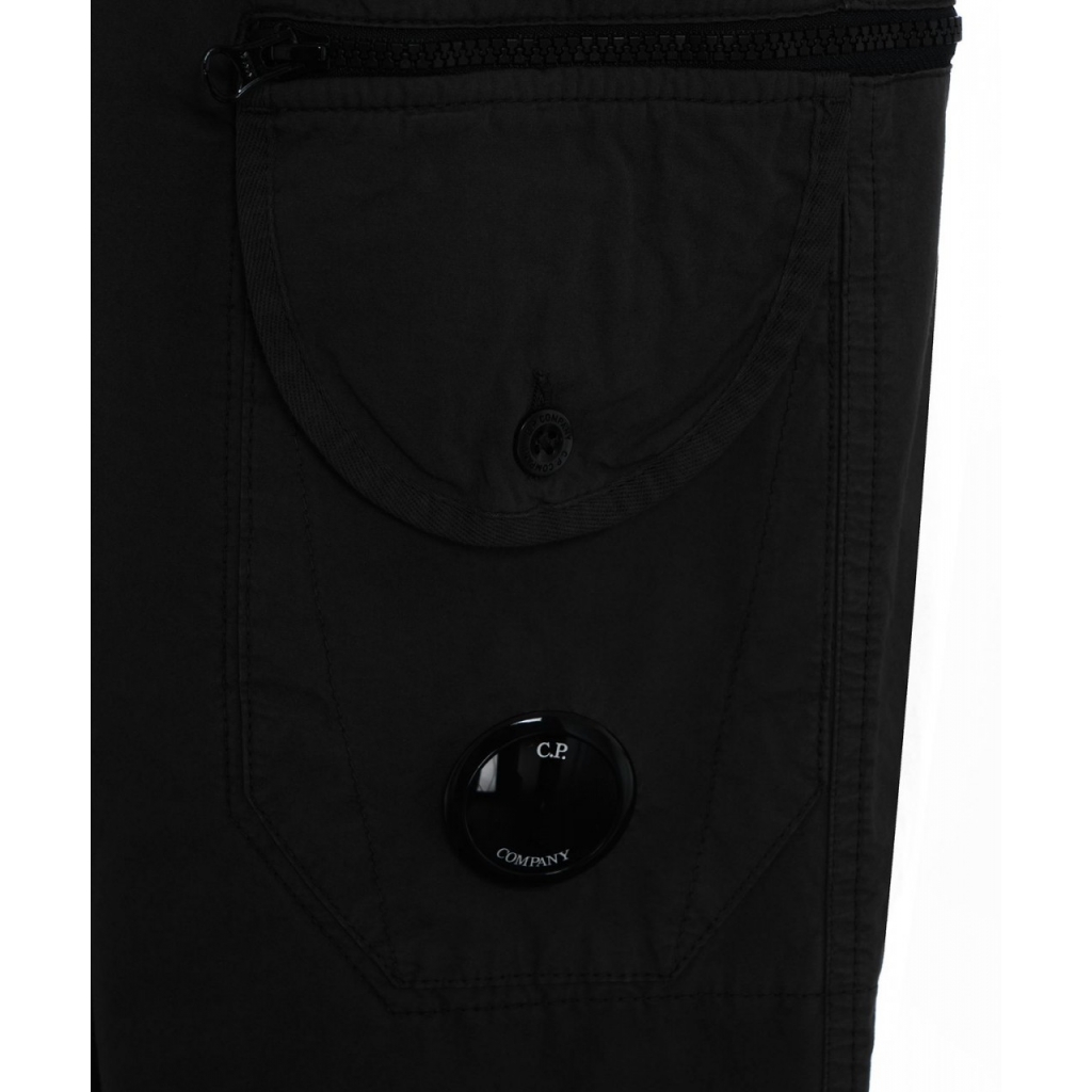 Pantaloni cargo con patch logo nero