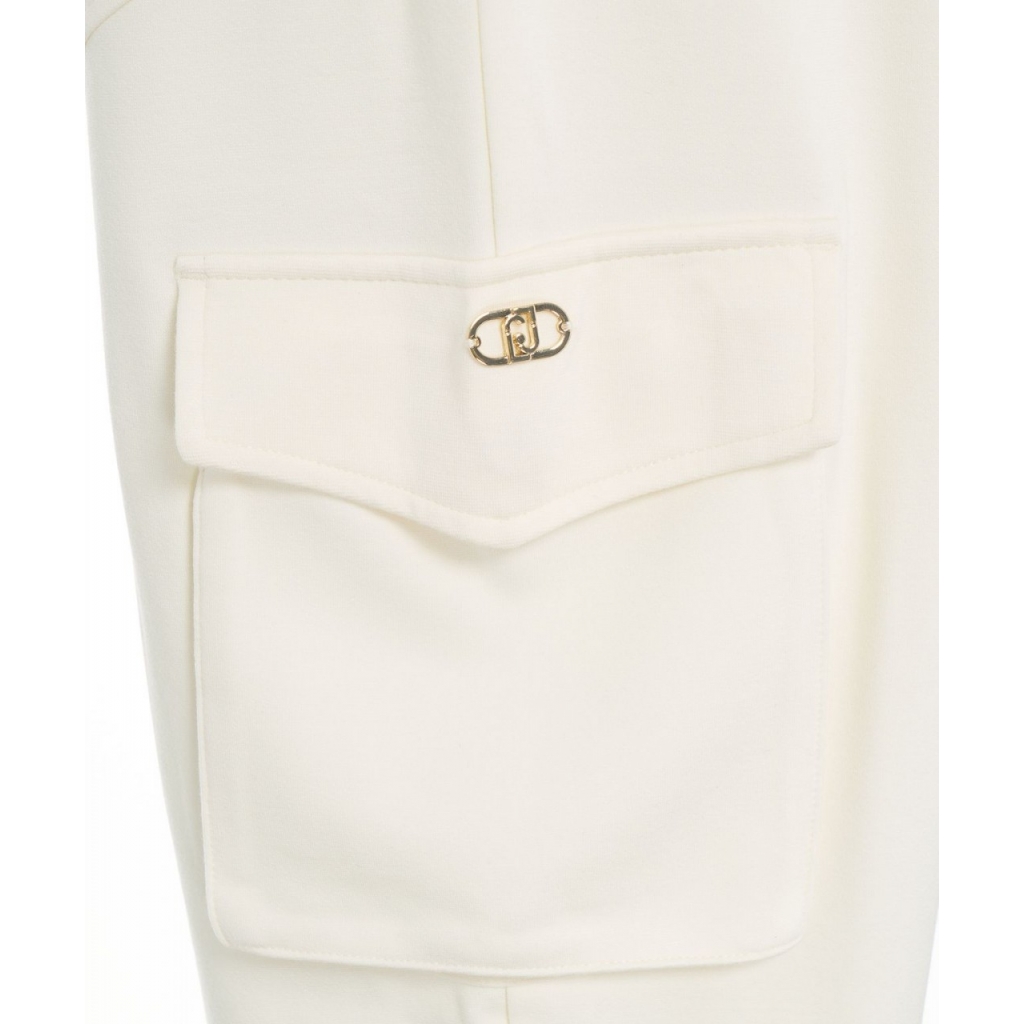 Pantaloni jogging con tasche cargo crema