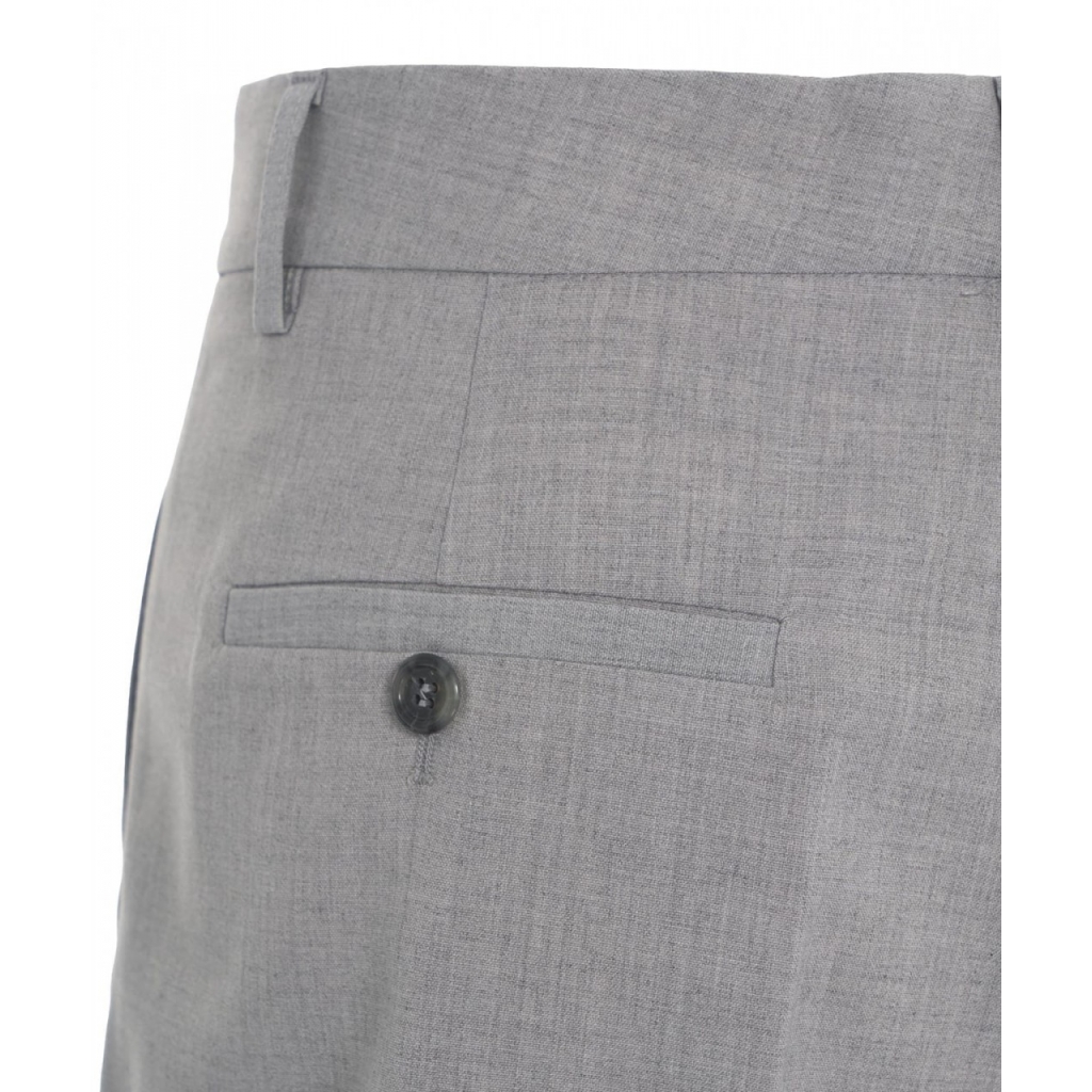 Pantaloncini con piega grigio chiaro