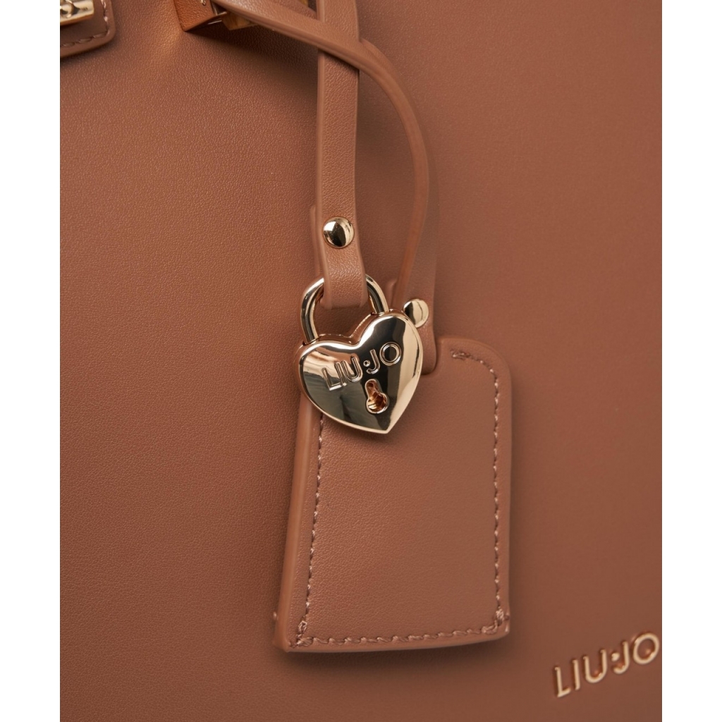 Borsa a mano con Charm marrone