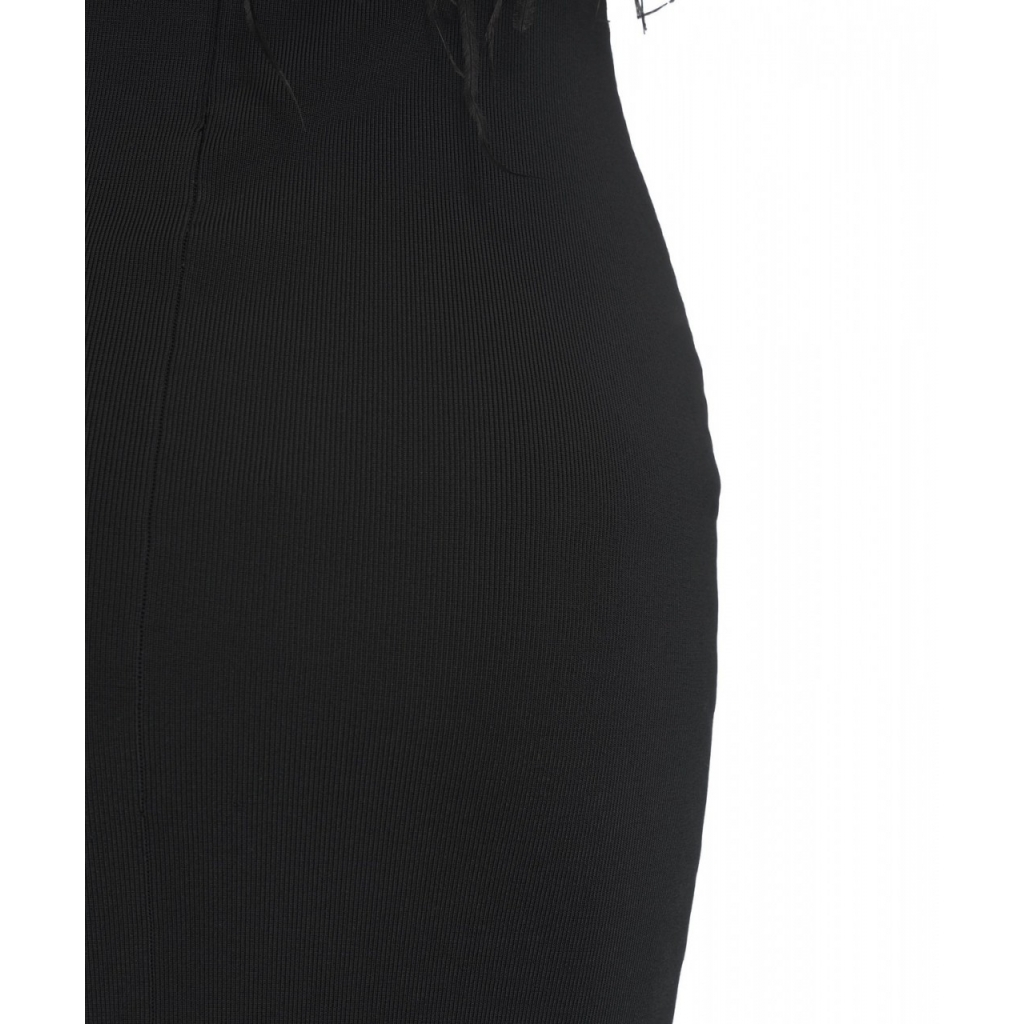 Abito maxi con piume nero