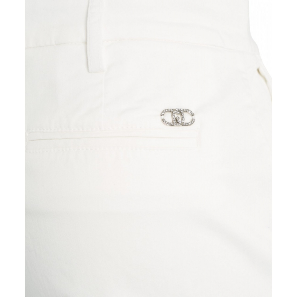 Pantaloni chino con applicazione bianco