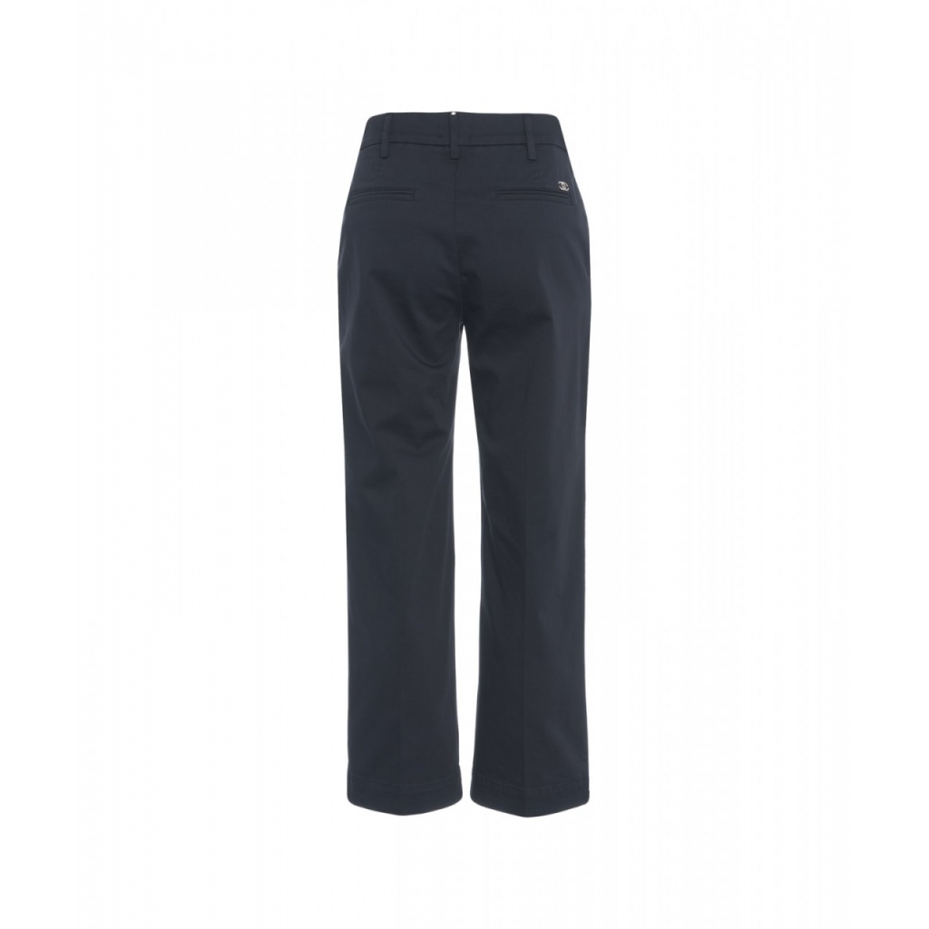 Pantaloni chino con applicazione blu