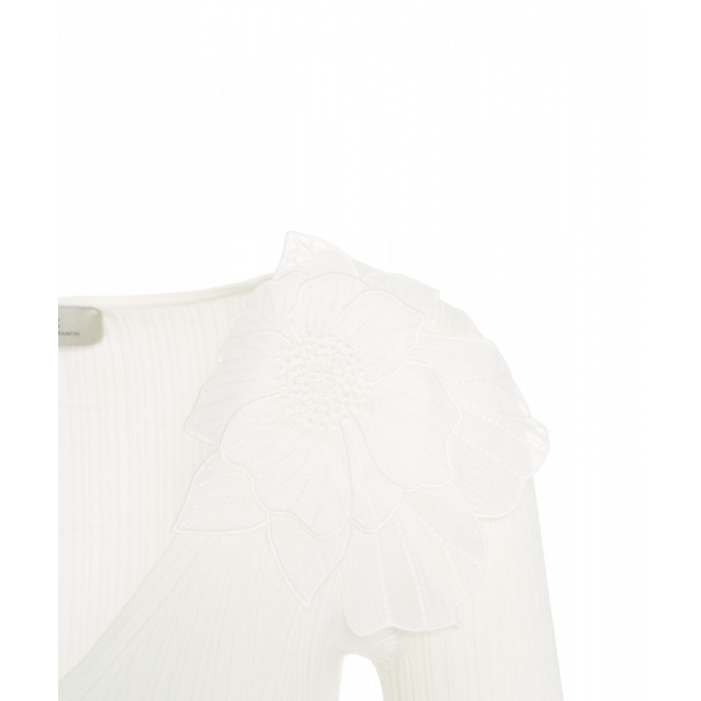 Top in maglia con dettaglio floreale bianco